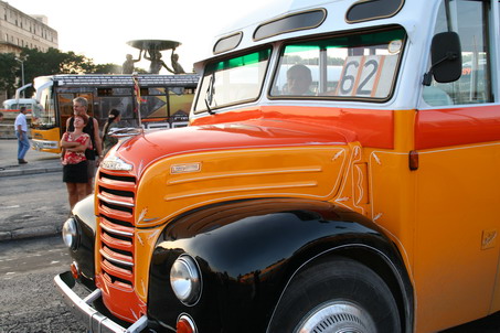 Typisch maltesicher Bus Typisch maltesicher Bus