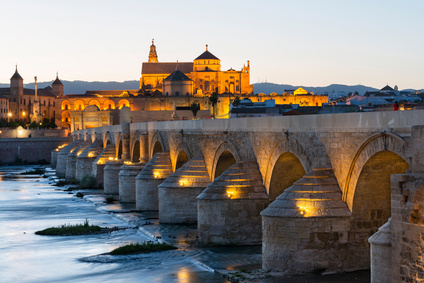Cordoba Mezquita Brücke und Kathedrale