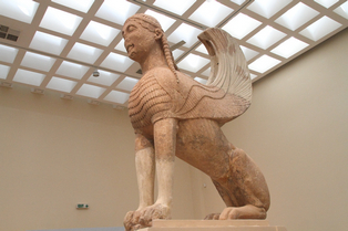 Sphinx im Museum in Delphi