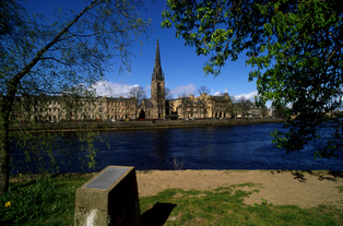 Perth Kathedrale - Blick über River Tay Perth Kathedrale - Blick über River Tay
