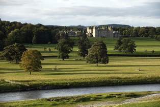 Floors Castle und River Tweed