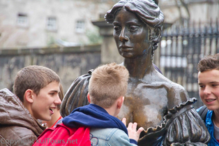 Dublin - die vielbesungene Molly Malone und ihre Bewunderer