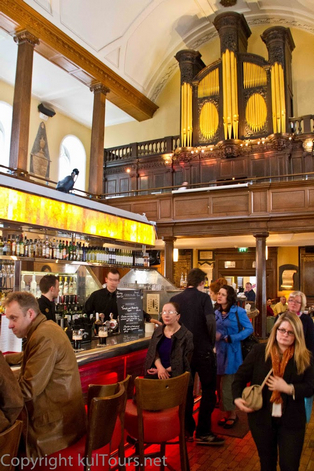 Dublin: Bar in "The Church"