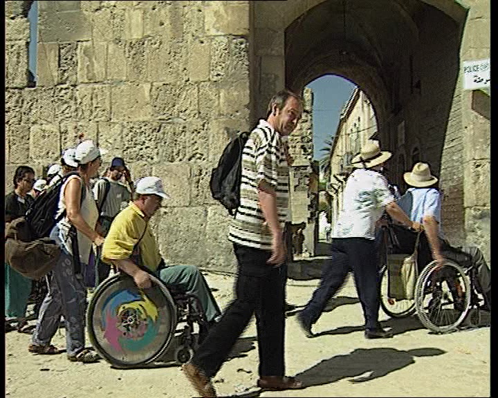 Mit Rollis durchs Löwentor in Jerusalem