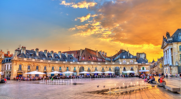 Dijon vor dem Herzogspalast Dijon vor dem Herzogspalast